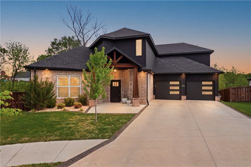 302 Sw Gunison Cv, Bentonville, AR, 72712-3261 | Card Image