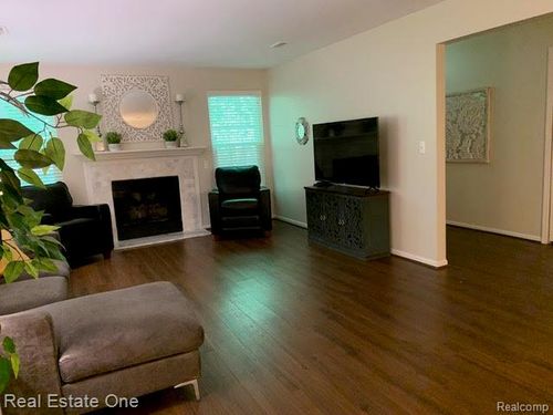282-44860 Marigold Drive, Sterling Heights, MI, 48314 | Card Image