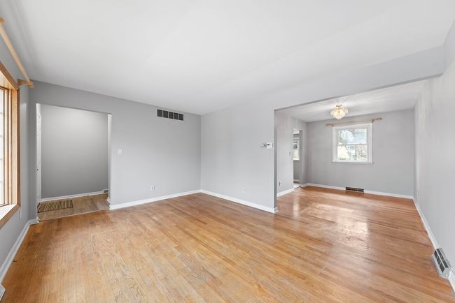 9408 Fran Lin Pkwy, House other with 3 bedrooms, 2 bathrooms and 2 parking in Munster IN | Image 4