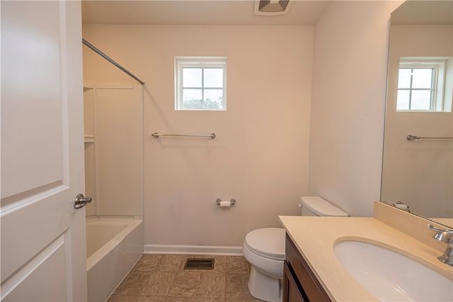 2801 Pointe View Dr, Townhouse with 3 bedrooms, 3 bathrooms and 2 parking in Mars PA | Image 19