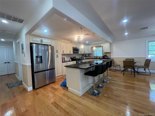 2nd-floor-104-03 196th St, Saint Albans, NY, 11412-1211 | Card Image