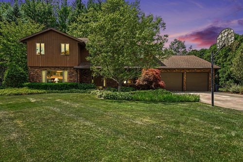 2616 Oakbrook Dr, Saint Joseph, MI, 49085-3013 | Card Image