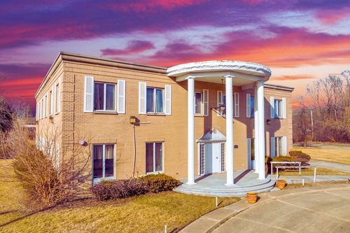 13651 S Crawford Ave, Crestwood, IL, 60418-3137 | Card Image