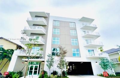 504 - 1938 Jackson St, Condo with 2 bedrooms, 2 bathrooms and null parking in Hollywood FL | Image 1