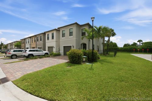 8672 Escue Street, Lake Worth, FL, 33467 | Card Image