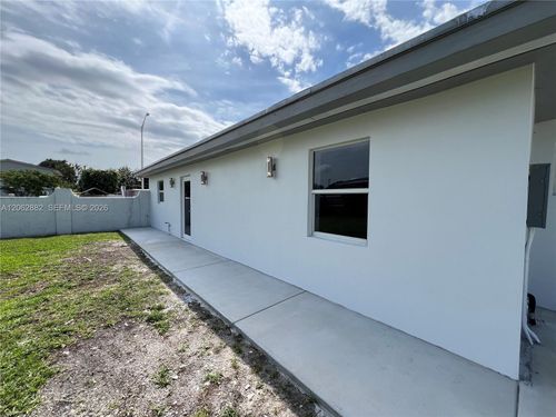 705 E 20th St, Hialeah, FL, 33013-4141 | Card Image