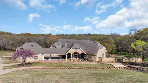 328 Wildflower Pl, Ardmore, OK, 73401-1100 | Card Image