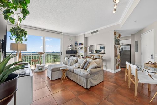 2501-2475 Brickell Ave, Miami, FL, 33129-2478 | Card Image