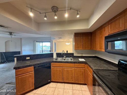 446-5104 N 32nd St, Phoenix, AZ, 85018-1473 | Card Image
