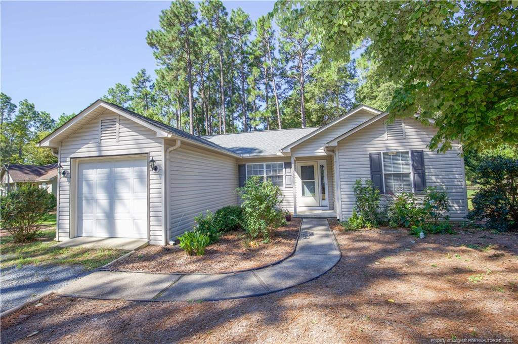 Woodgreen Dr, Aberdeen, NC 28315