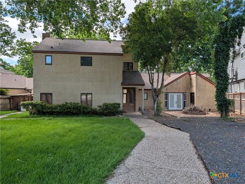 2573 Blumberg Park, Seguin, TX, 78155-3001 | Card Image