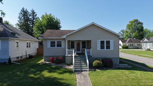 212 Mitchell St, Benton, IL, 62812-1130 | Card Image