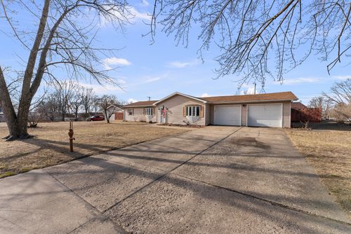 303 Jefferson St, New Boston, IL, 61272-8636 | Card Image