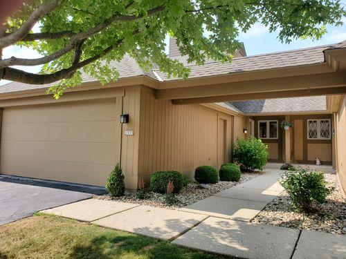 2333 W Cumberland Ct, Mequon, WI, 53092 | Card Image