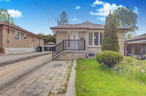 10 Blakemanor Blvd, Scarborough, ON, M1J2W4 | Card Image