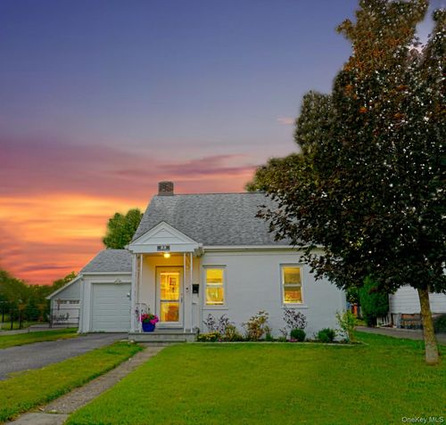 33 Young Ave, Croton-On-Hudson, NY, 10520-3020 | Card Image