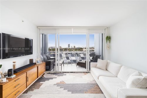apt-809-1800 Purdy Ave, Miami Beach, FL, 33139-1451 | Card Image