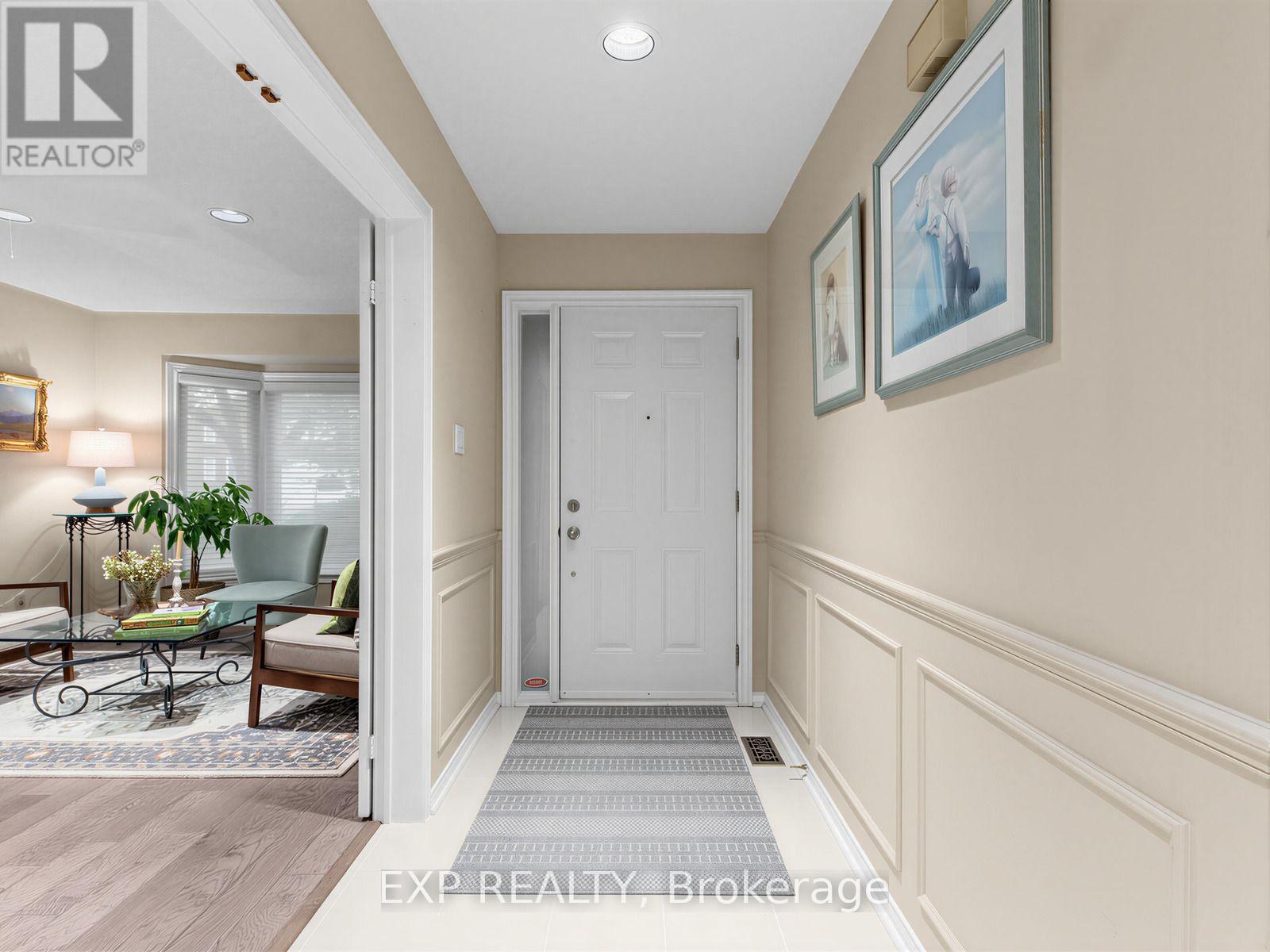 Residential in Vaughan (Crestwood-Springfarm-Yorkhill) 4