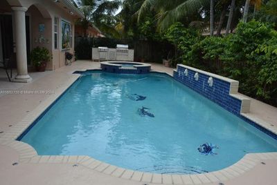 16533 Nw 77th Path, House other with 5 bedrooms, 3 bathrooms and null parking in Miami Lakes FL | Image 3