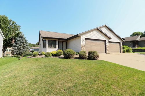 301 Crestwood Lane, Onalaska, WI, 54650 | Card Image