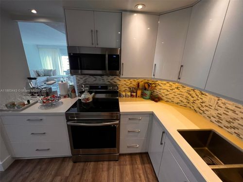 apt-1021-500 Bayview Dr, Sunny Isles Beach, FL, 33160-4749 | Card Image
