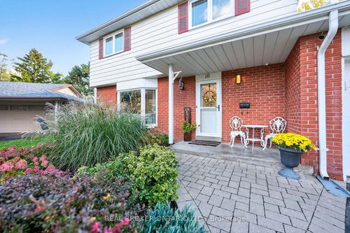 10 Essex Pl, Brampton, ON, L6T2A6 | Card Image