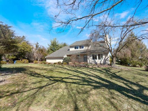 592 Cabot Hill Rd, Bridgewater, NJ, 08807-1562 | Card Image
