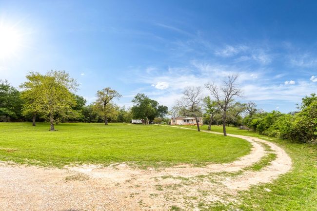 Driveway to property | Image 17