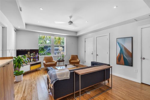 apt-102-810 11th St, Miami Beach, FL, 33139-4834 | Card Image