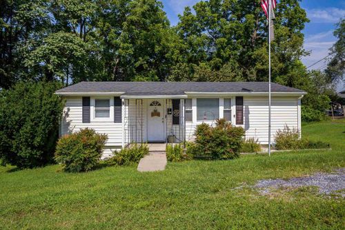 141 Elizabeth Ave, Waynesboro, VA, 22980-3705 | Card Image
