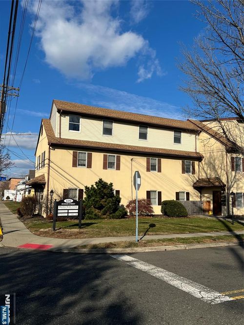 426 Hudson St, Hackensack, NJ, 07601-6669 | Card Image