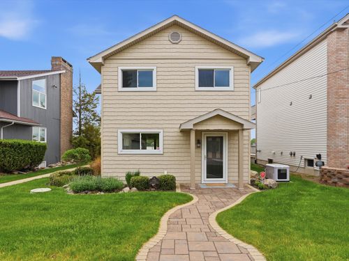 8492 N Shore Dr, Clarklake, MI, 49234-9792 | Card Image