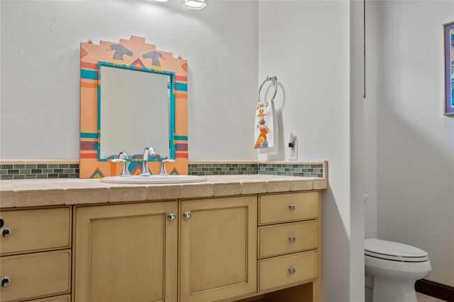 Guest bathroom. | Image 54