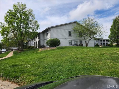 1615 Summergate Parkway, St Peters, MO, 63303 | Card Image