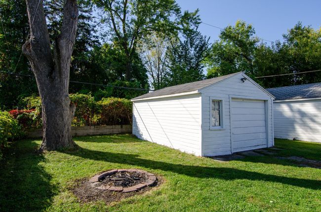 44 W End - Yard and garage | Image 7