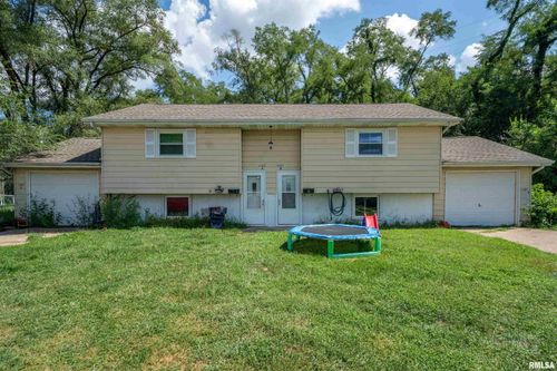1107 Eisenhower Dr, Pekin, IL, 61554-1527 | Card Image