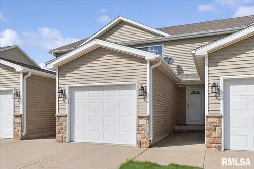 5910 Austin Ave, Davenport, IA, 52804-3437 | Card Image