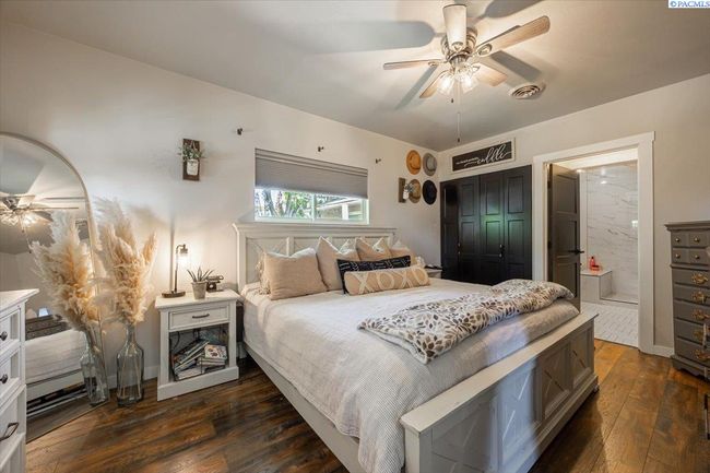 805 Babs Ave, Home with 4 bedrooms, 2 bathrooms and null parking in Benton City WA | Image 10