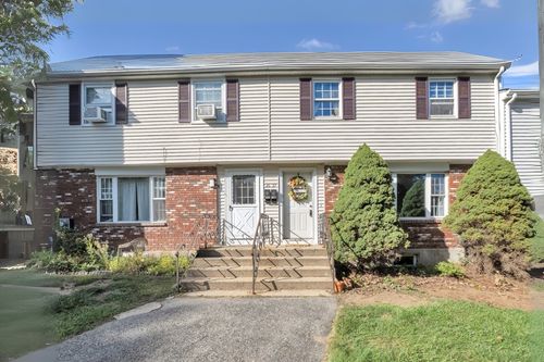 37 Warebrook Vlg, Ware, MA, 01082-1332 | Card Image