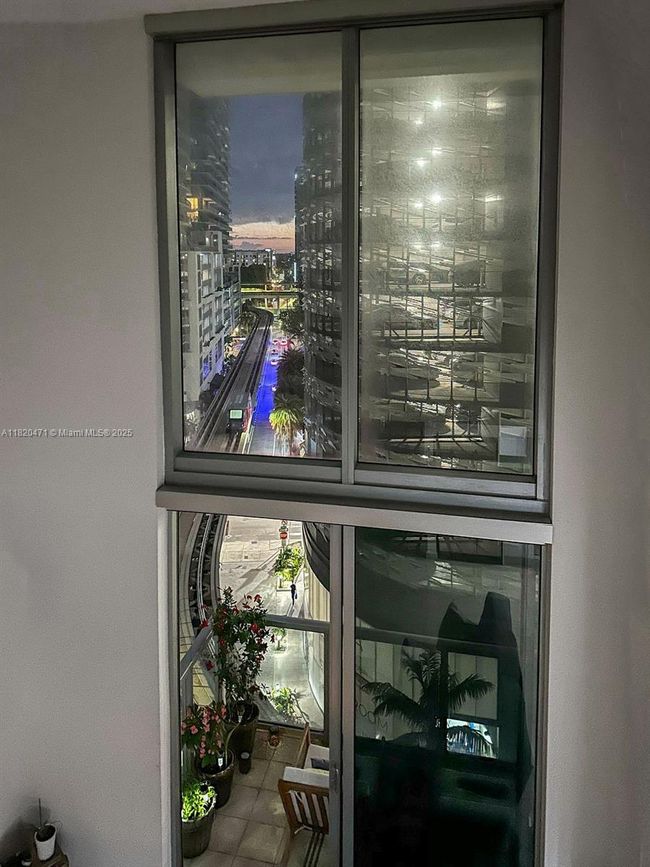 APT-806 - 1050 Brickell Ave, Condo with 1 bedrooms, 2 bathrooms and null parking in Miami FL | Image 21