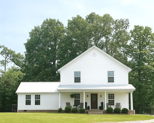 285 Tom White Rd, Big Sandy, TN, 38221-5139 | Card Image