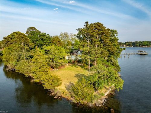 653 Ingleside Road, Norfolk, VA, 23503 | Card Image