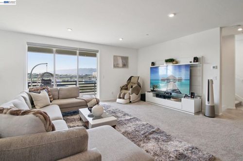 5473 Dublin Blvd, Dublin, CA, 94568-7151 | Card Image