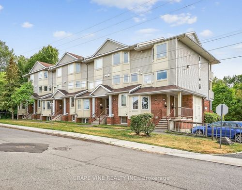 11-1400 Wildberry Crt, Orleans, ON, K1C7K6 | Card Image