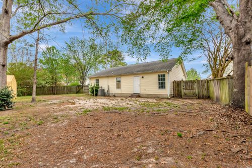 207 Lynton Ct, Goose Creek, SC, 29445-6606 | Card Image