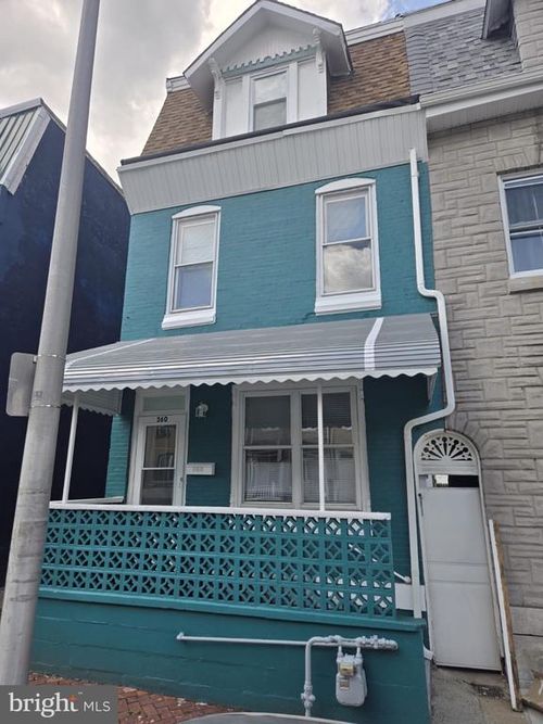 360 N Front St, READING, PA, 19601-2911 | Card Image