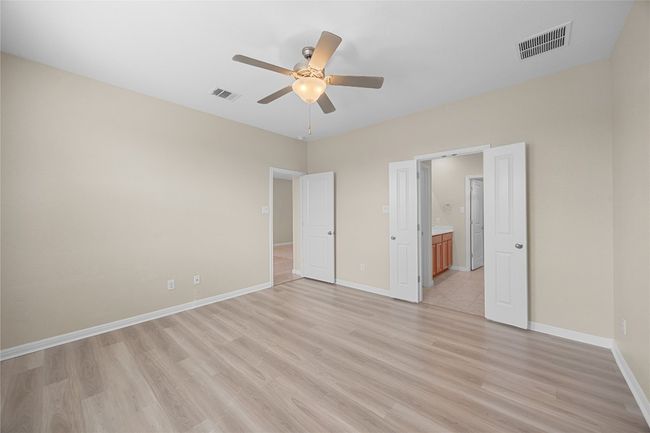 Beautiful vinyl plank flooring | Image 11