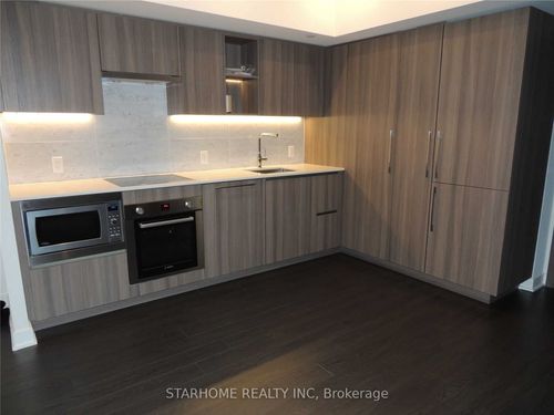 3003-19 Bathurst St, Toronto, ON, M5V0N2 | Card Image