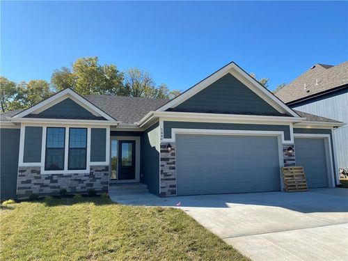 12755 N Champanel Way, Platte City, MO, 64079-4526 | Card Image