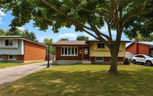 37 Ebury Cres, London, ON, N6C3E1 | Card Image